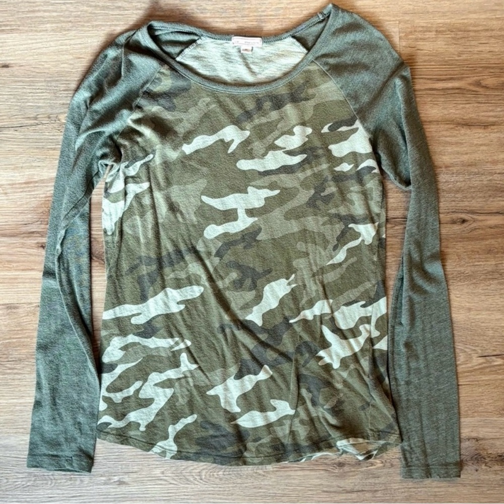 GAP Olive Camo Long Sleeve Tee